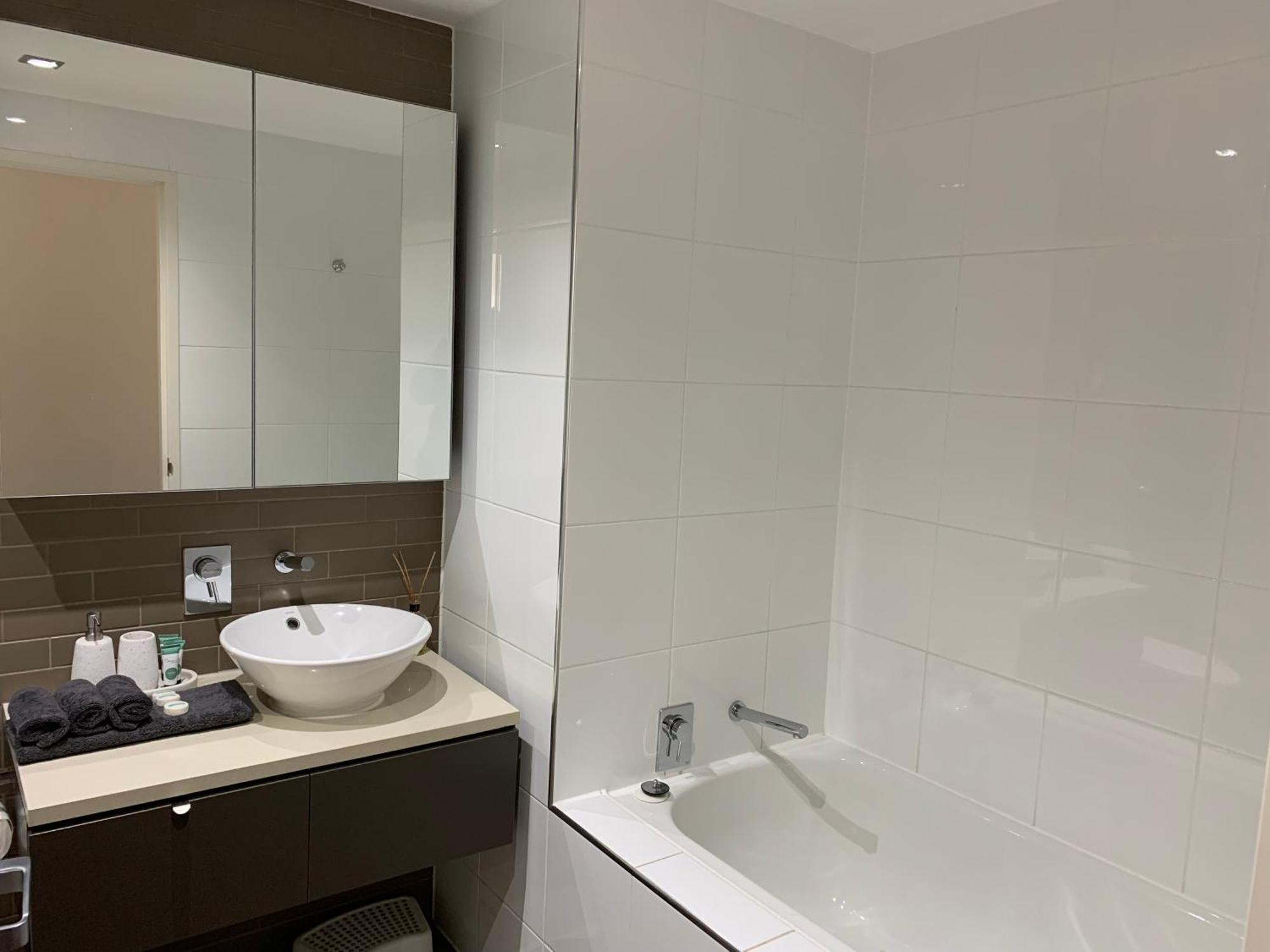 Serenity Neptuna - 3brm Luxury At Waterfront Apartment *